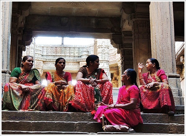 Escaping into a World of sisterly bonding – Adalaj, Ahmedabad